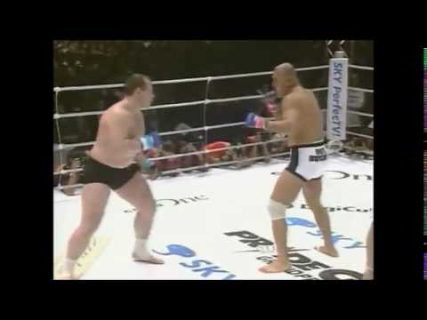 PRIDE GP 2000: Igor Vovchanchyn makes Alexander Otsuka sit