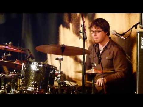 Eric johnson Up Close Tour 2013 Paris Part 2 drum solo Wayne Salzmann