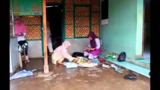 preview picture of video 'Bank Sampah BINAR , Berkreasi dg Sampah Plastik'