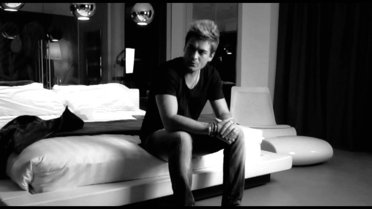 Watch Now OGGI HO CONOSCIUTO TE - FourONE - Thomas Grazioso (video ufficiale) OGGI HO CONOSCIUTO TE - FourONE - Thomas Grazioso (video ufficiale)