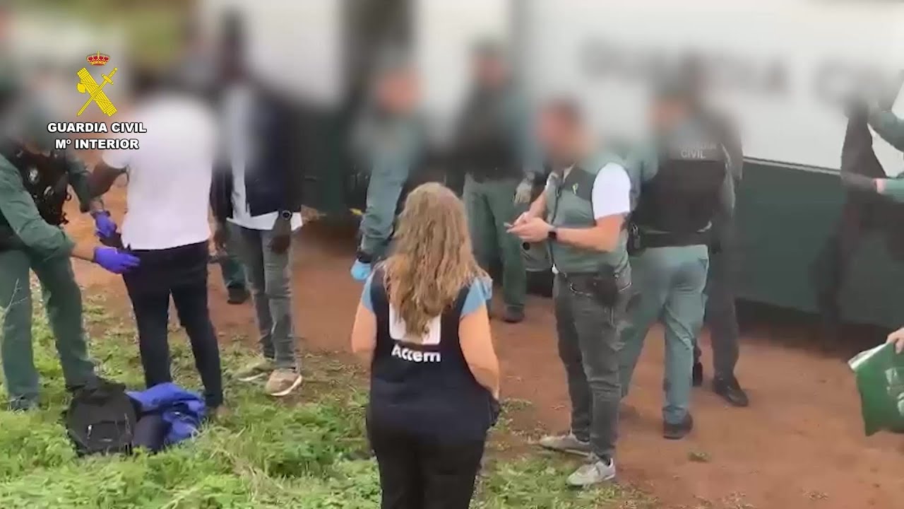 Espanha prende sete suspeitos de matarem migrantes que viajavam rumo às Ilhas Canárias | AFP