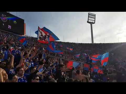 "CON UN VINO, ME VOY LEJOS DE CASA / U. DE CHILE (3) VS (2) HUACHIPATO / 20-08-2017" Barra: Los de Abajo • Club: Universidad de Chile - La U