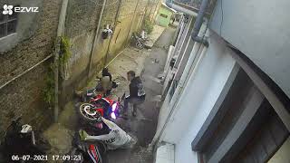 Download lagu Kecelakaan Motor Antara Kasihan dan Lucu mp3