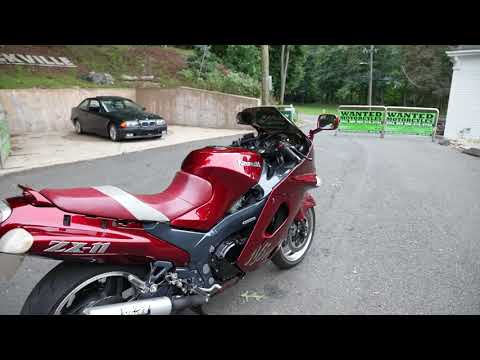 1999 KAWASAKI ZX-11 ZZ-R1100 WORLDS FASTEST SUPERBIKE 6 YEARS RUNNING THIS ONE IS MINT LIKE NEW