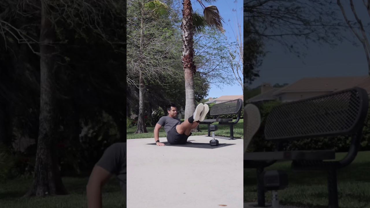 Підйом ніг з гантелями - YouTube