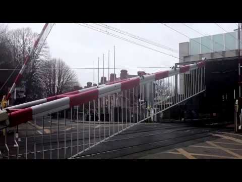 Level Crossing Barriers go down at Lansdowne Road (24/2/17)