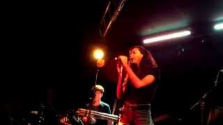 Arlissa [CLIP] - Sticks and Stones [LIVE @ Hoxton Bar, London]