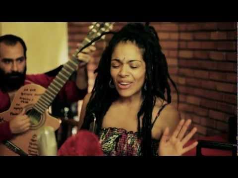 LaVitrola.cl: Moyenei Valdés - Somos Paz