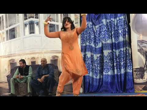 Ji karda a aina nacha       Gulastan cinema sheikhupura.        Live mujra hot