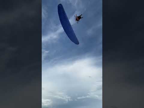 Decolagem de paramotor em Aparecida de Goiânia