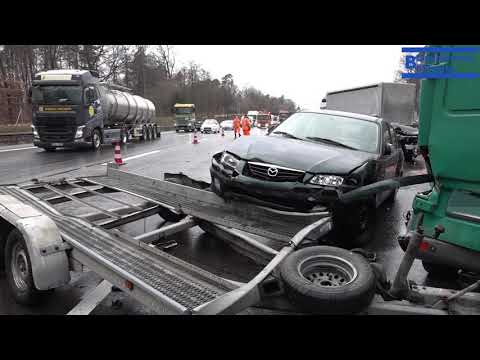 Unfall auf der A81 Gemarkung Sindelfingen  mit 2 Verletzten und hohem Sachschaden - Langer Stau