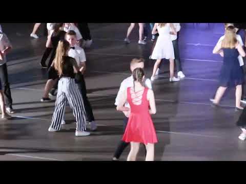 OŠ Polzela pleše - Plesni venček 2018-2019 cha-cha-cha