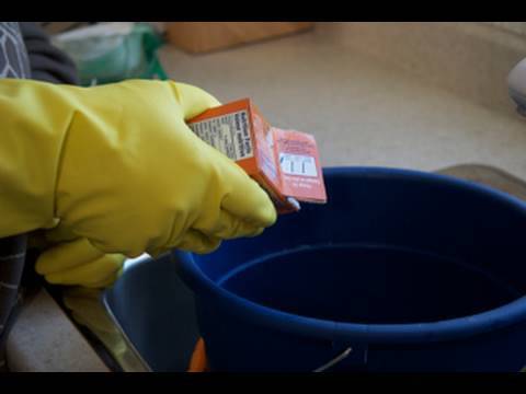 comment nettoyer une armoire qui sent l'humidité