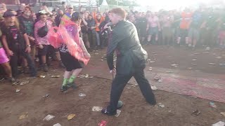 Download lagu Sex Pistols and Frank Carter - Pretty Vacant (3 attempts) LIVE at Download Festival 2025 [Moshvid] mp3