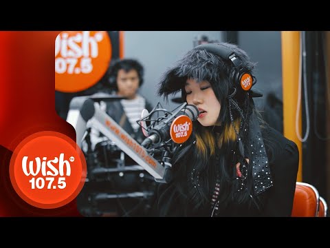 ena mori performs "La Loba" LIVE on Wish 107.5 Bus