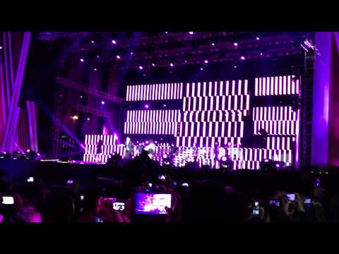 HyunA and Hyun Seung's Trouble Maker for GDA 2013