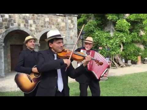 Music&Co. | Folk Trio | Vincigliata Castle cocktail