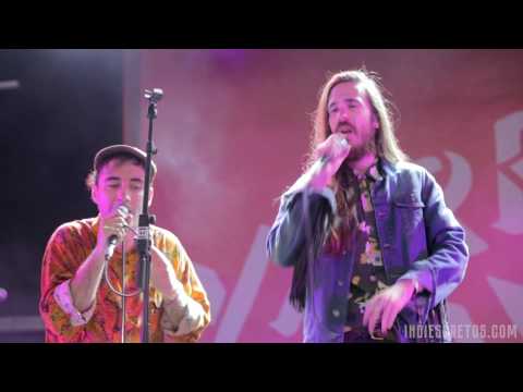 Varry Brava - Chicas (Ft. Carlos Sadness) @ Interestelar Sevilla 2017 (Directo) - Indiescretos