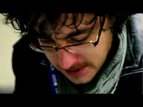 Pauvre S "a demi nu"