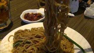 preview picture of video 'Chicken, Longevity Noodles, Dragon-i Restaurant, Ipoh, P5'