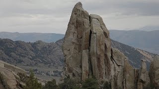 preview picture of video 'Climbing Skyline (5.8) on Morning Glory Spire in City of Rocks, ID'