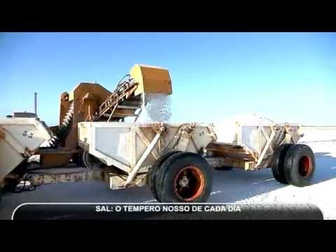 How does a salt factory work?