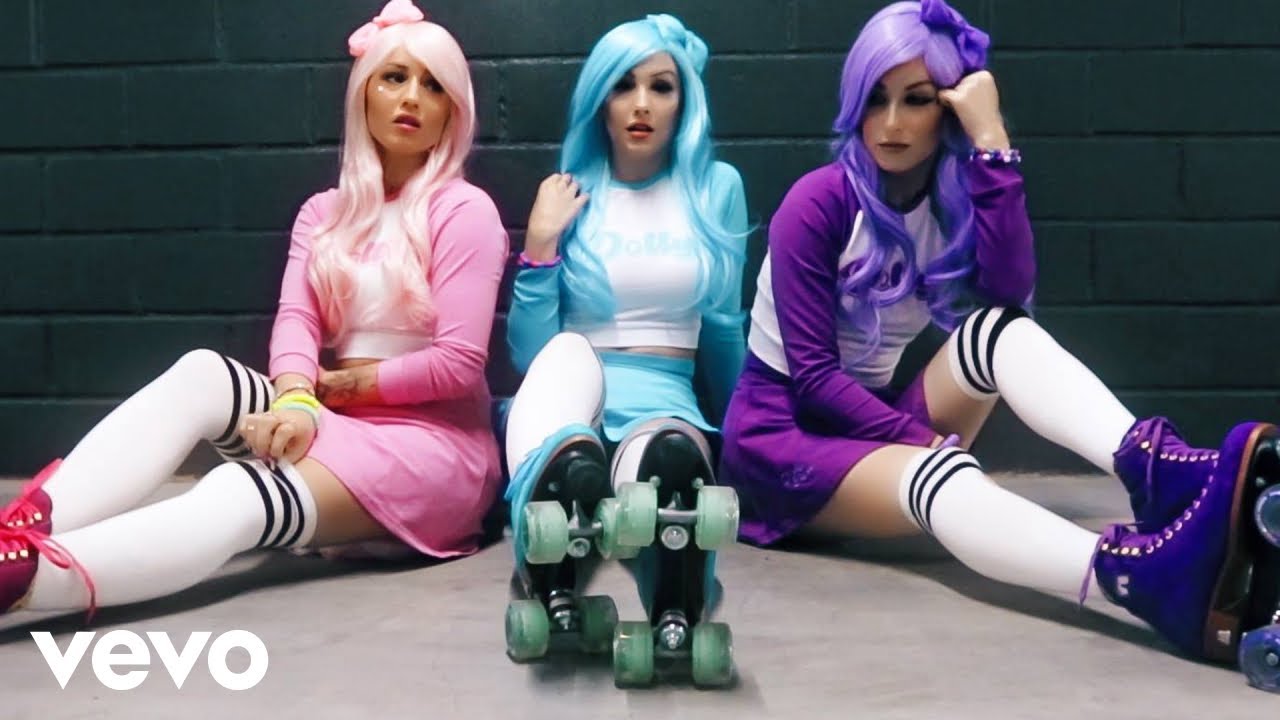 Dolly Style — Young & Restless