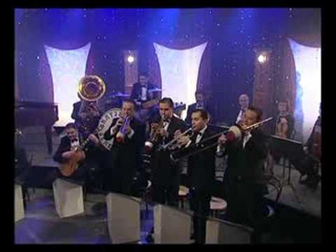 Bratislava Hot Serenaders - Preco tak pozde krasna pani