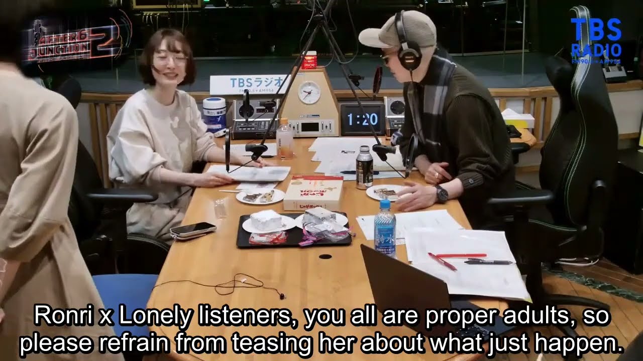 Ayaneru Invite Hana-chan to spend christmas together on her radio