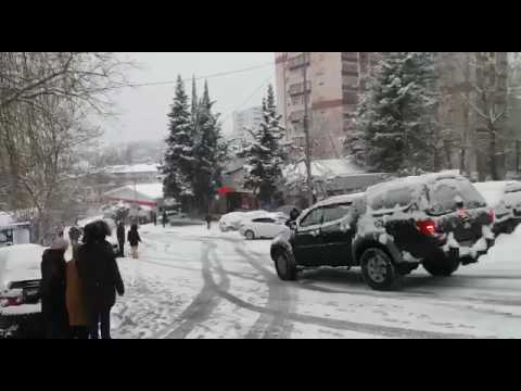 Массовые аварии в Сочи после снегопада