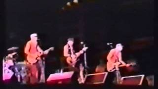 The Clash - Police On My Back (Montego Bay, Jamaica &#39;82)