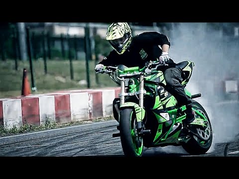 2M10 - Stunt (clip officiel)