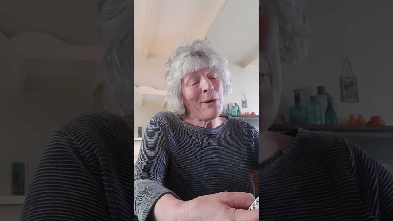 eigen gedicht geïmproviseerd op free online jazz. titel: zo ver weg van je hou