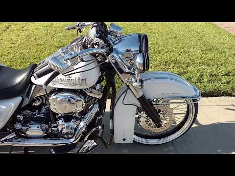 CHOLO STYLED HARLEY DAVIDSON ROAD KING Performance Machine 23"