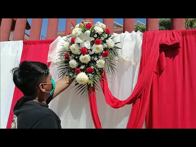 Vídeo relacionado con Porras E&B Balconera Colgadura Corpus Christi Semana Santa Religiosa en Tela con lazos 70x100 cm Damasco Rojo