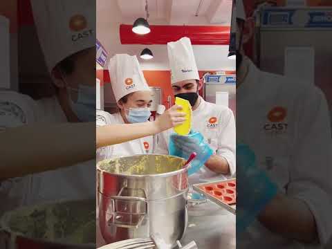 Um dia comum 🤪 “follia” no corso da Alta Formazione Pasticcere