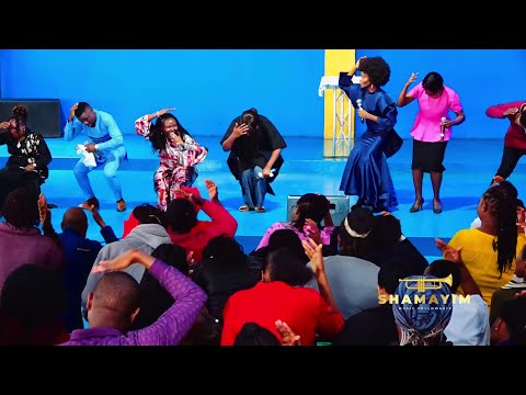 MAMBO SAWASAWA PRAISE MEDLEY -FALONNE FEZA & SHAMYIM MF