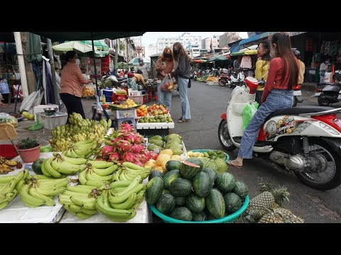 Evening Street Food @Toul TomPuong Market - Daily LifeStyle of Vendors in Town Market Scene