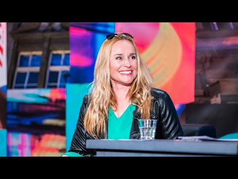 1. Lucie Výborná (12. 4. 2022, Malostranská beseda) - 7 pádů HD