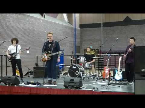 The Noise Merchants - Tainted Love (live at the Brentwood Centre)
