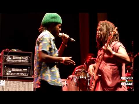 Chronixx - Here Comes Trouble @ Reggae Geel 2014 (BE)
