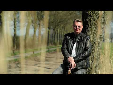 Johnny Bolk - On the outside