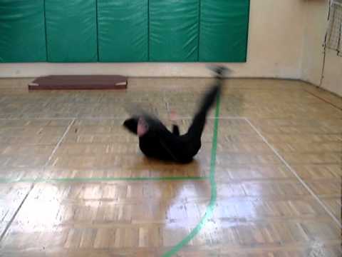 Dawno temu w liceum na sali gimnastycznej...