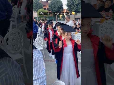 Kaç tane mezuniyet oluyor 🤭🥲 #tiktok #mezun #okul #trendingshorts