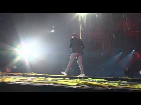 Foute Party 2014: Christoff - Sweet Caroline (live bij Q)