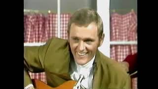 Jerry Reed and Mack Magaha   Wabash Cannonball