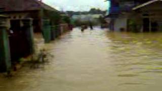 preview picture of video 'Kampung Timur Banjir,Balikpapan'