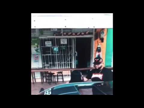 El chusco (Maikitol) recomendando Una Nea Como Yo de Ac Black y Kaze401