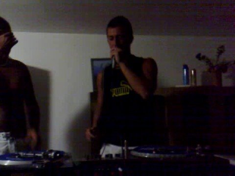 bomboletta ca mpunna sotto a casa