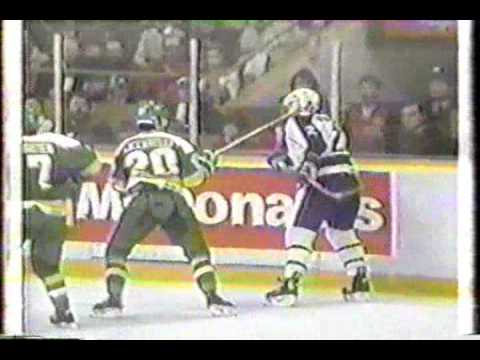 Dino Ciccarelli's vicious stick attack on Luke Richardson